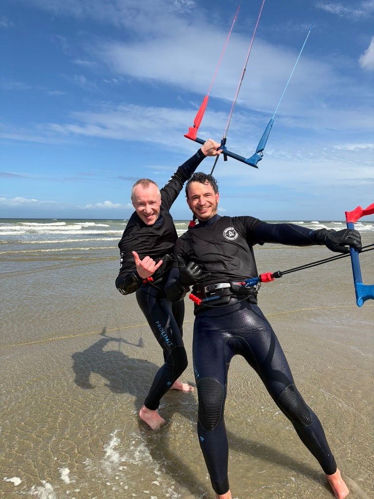 Andy Leleux en Antoine Biervoye aan de Belgische kust — BINDY oprichters