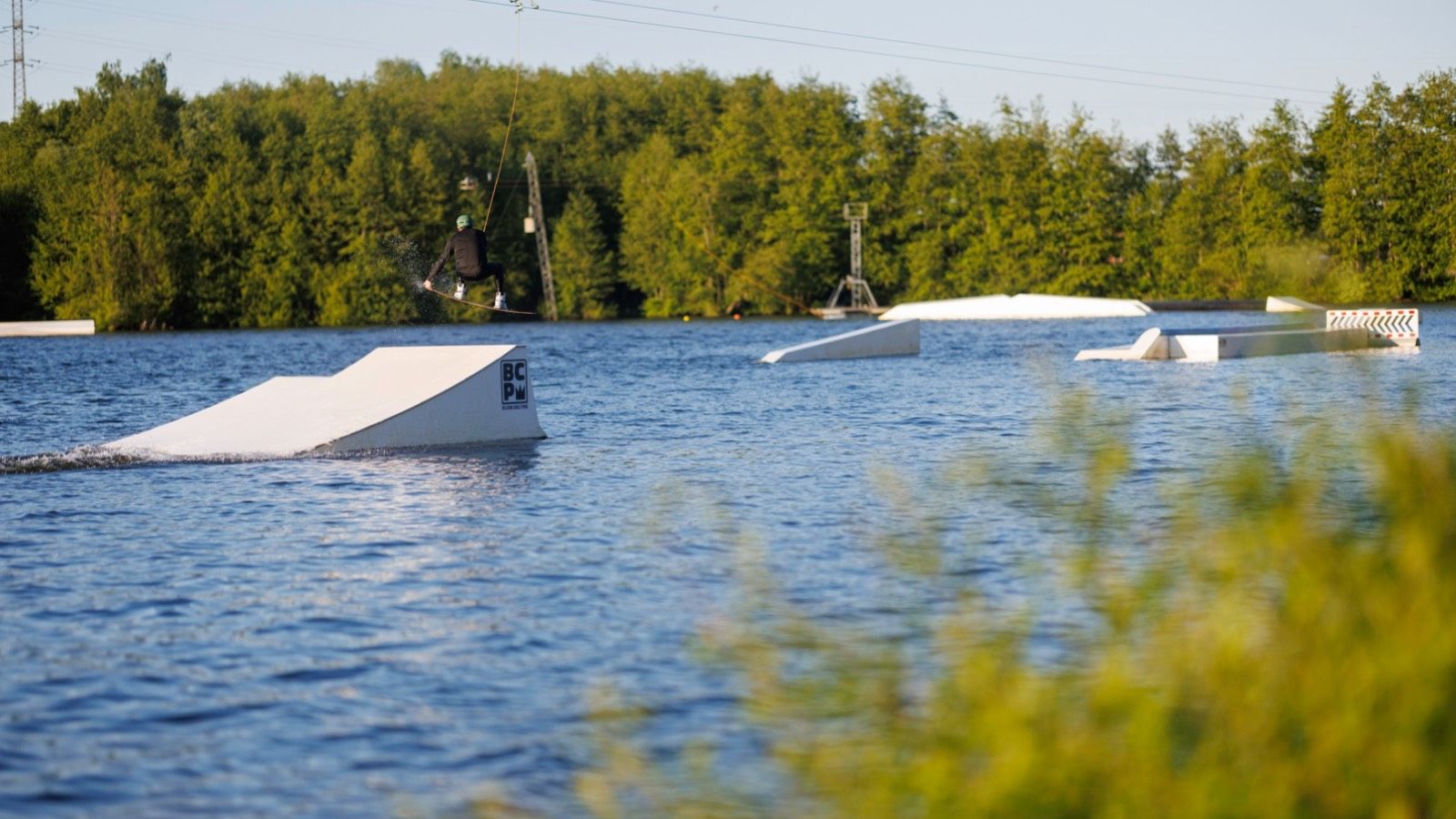 Dock 79 - cable park wakeboard à Saint-Ghislain, Belgique
