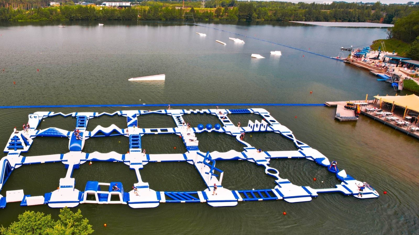 Terhills Cablepark - wakeboard cable park in Dilsen-Stokkem, België